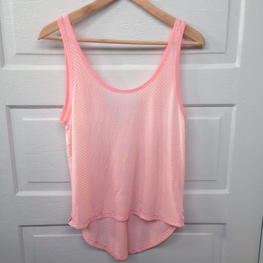 Lululemon Womens pink workout tank top Size 6-8